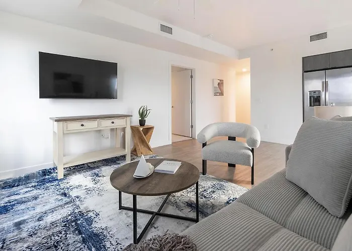 Landing Amazing 2bd Yoga Courtyard Apartment
