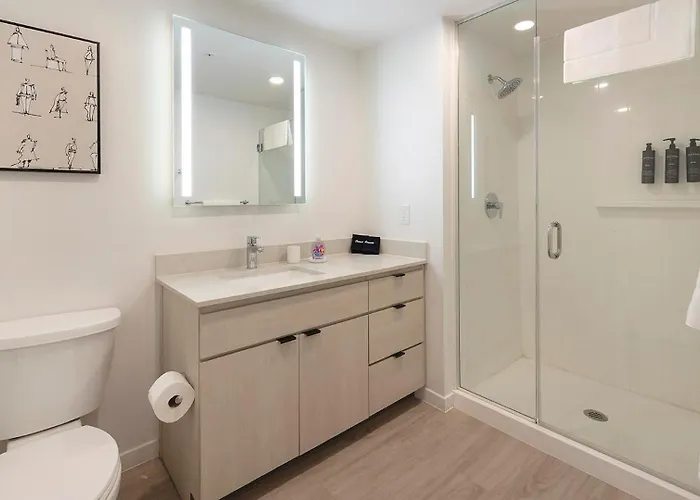 Landing Spectacular 2Bd Pool Yoga Studio Tempe