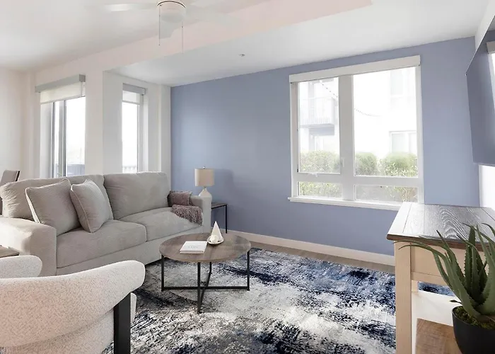Landing Amazing 2bd Yoga Courtyard