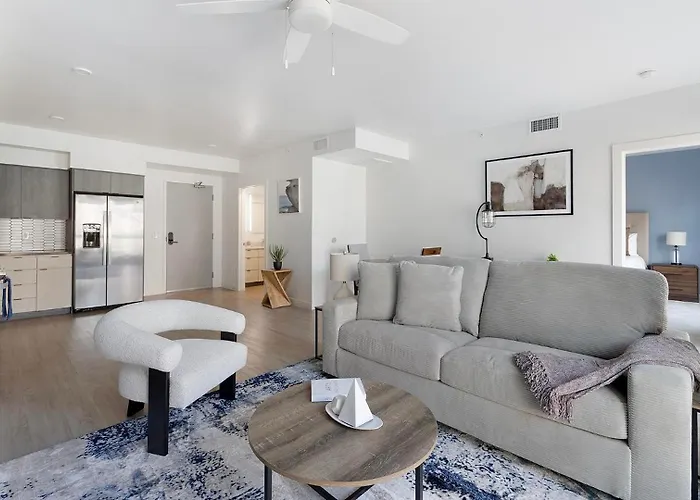 Landing Spectacular 2Bd Pool Yoga Studio Tempe