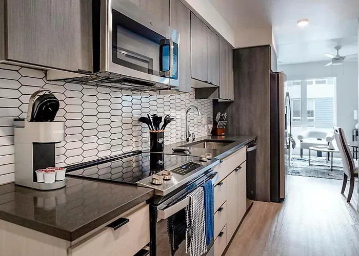 Landing Spectacular 2Bd Pool Yoga Studio Tempe