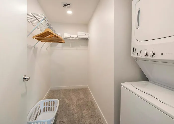 Landing Spectacular 2Bd Pool Yoga Studio *